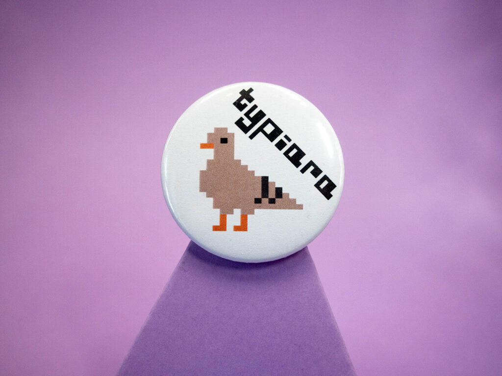 Mała przypinka TYPIARA